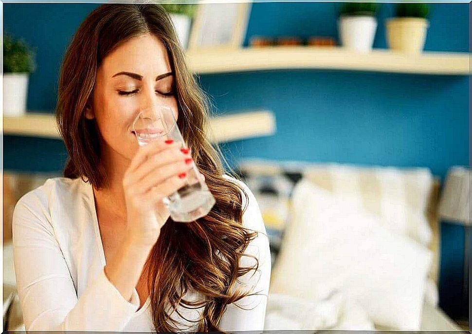 5 surprising benefits of drinking water