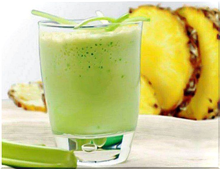 How do you make a pineapple and celery smoothie?