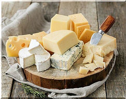 Cheese is one of the causes of migraines