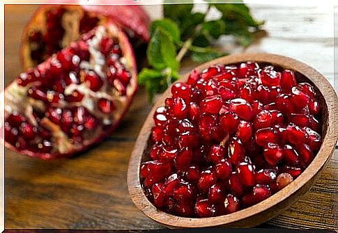 Cleanse the blood vessels with pomegranate