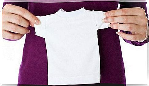 Five Home Remedies to Unshrink Shrinked Clothes