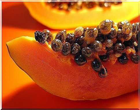 Papaya for light neck skin