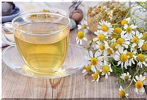 Chamomile tea to fight bad breath