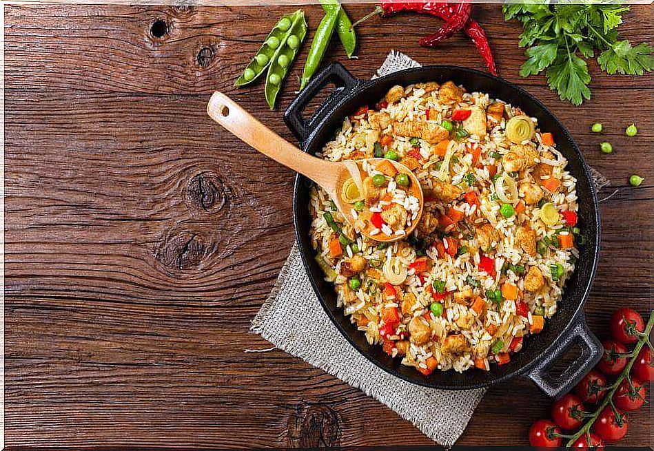 Recipe for delicious rice with chicken and vegetables