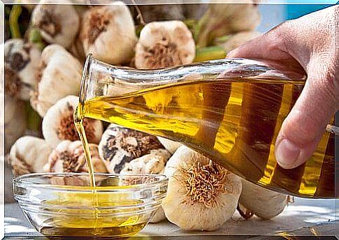 Garlic and Oil Remedy