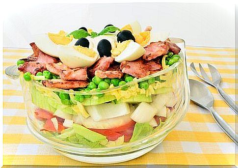 Salad with eggs