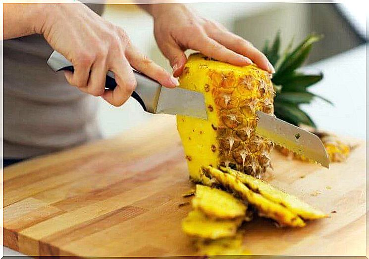 Try These 5 Pineapple Recipes To Relieve Constipation