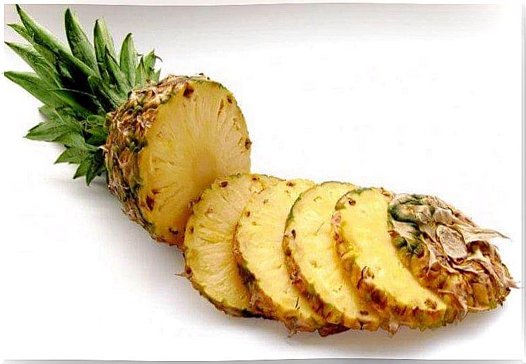 Recipes with pineapple against constipation