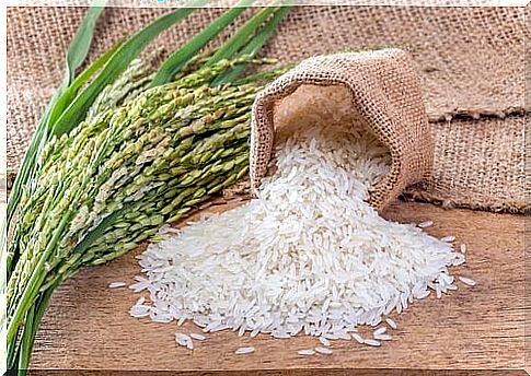 What is the best way to eat rice and why?